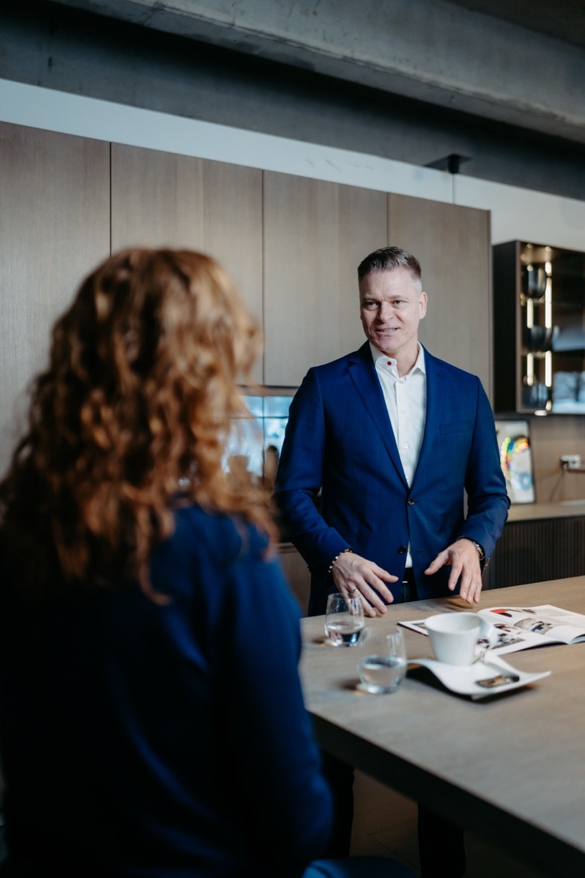 Leif Kania im Beratungsgespräch